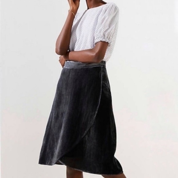 ANN Taylor LOFT Plus Gray Crushed Velvet Faux Wrap Skirt - Picture 1 of 6